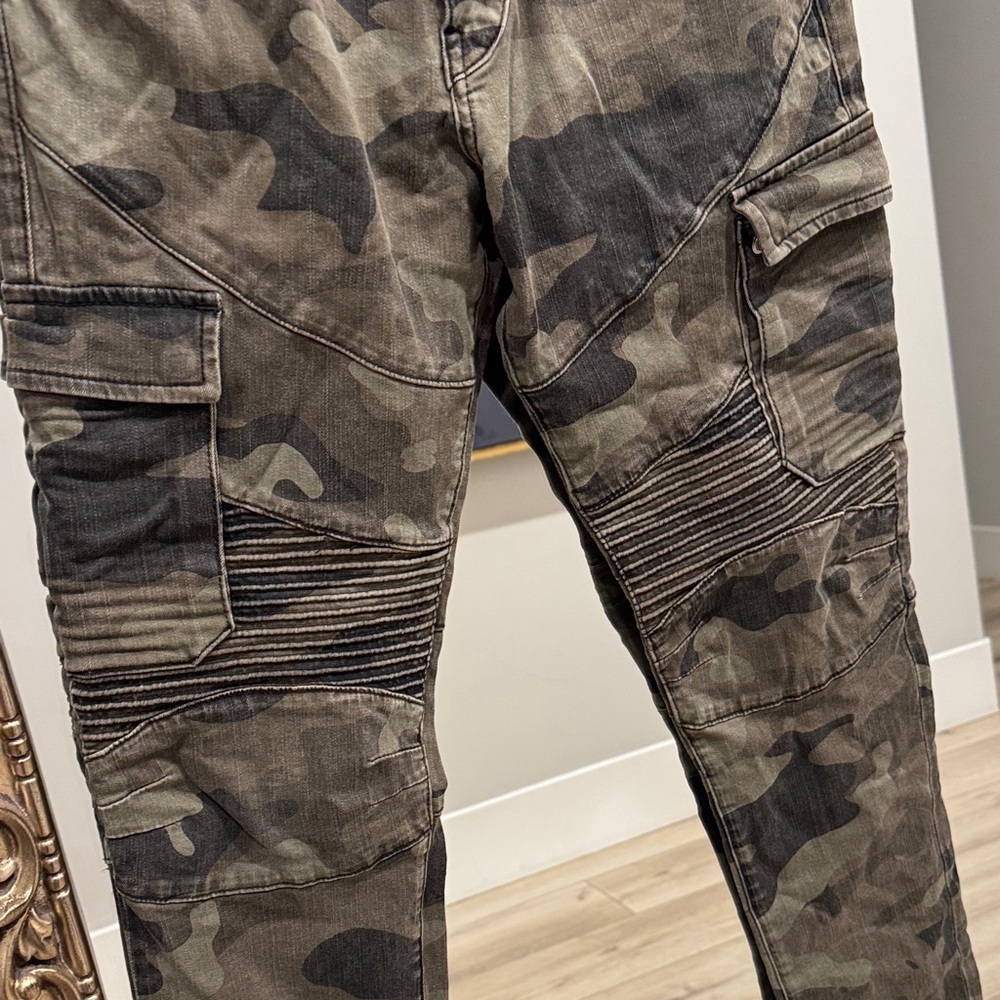True Religion Green and Black Cargo Pants - Picture 6 of 10